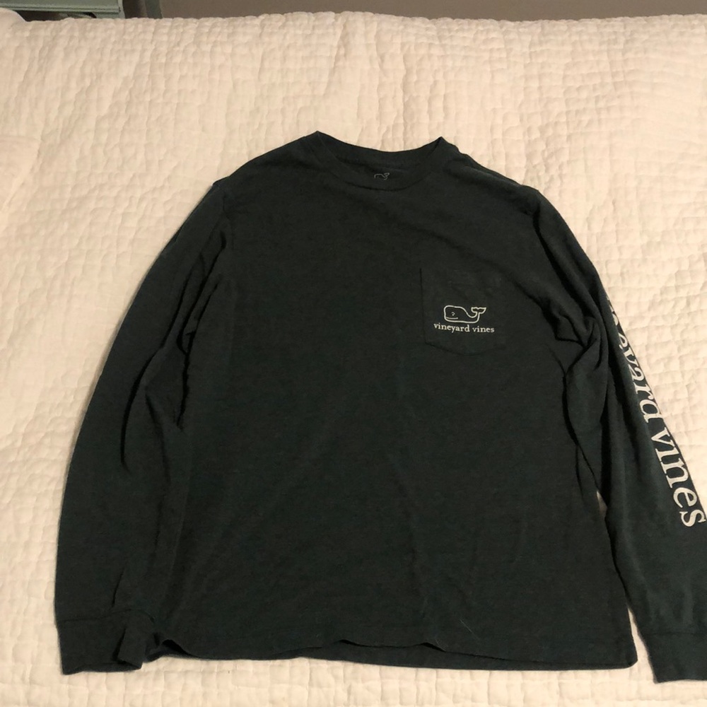 Vineyard Vines t-shirt